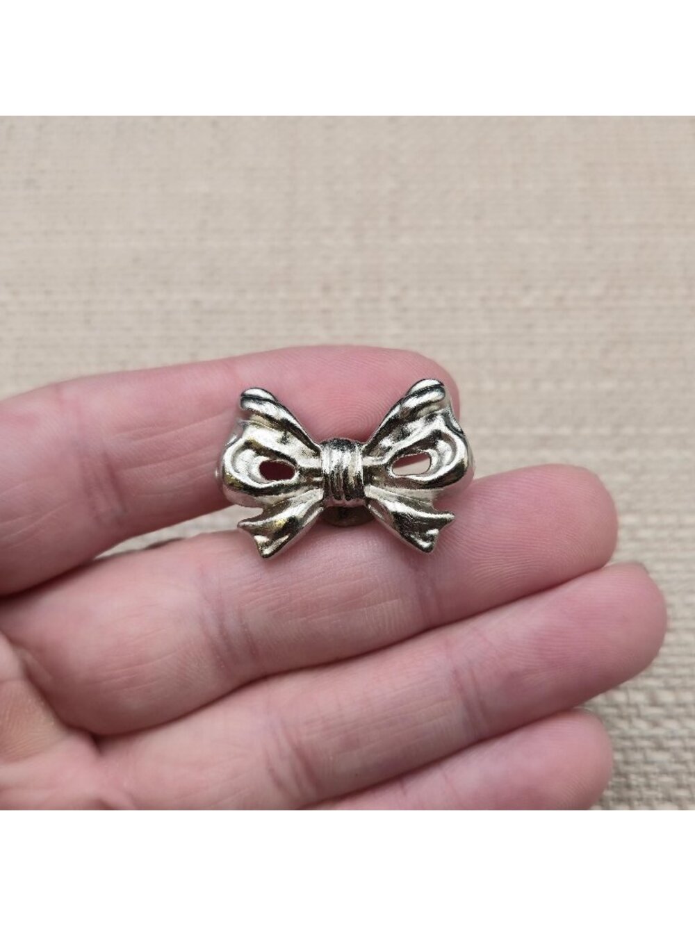 Vintage Puffy Ribbon Bow Motif Lapel Pin Brooch A8643
